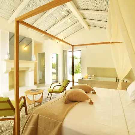 Masseria Corte Degli Aromi Resort Palmariggi